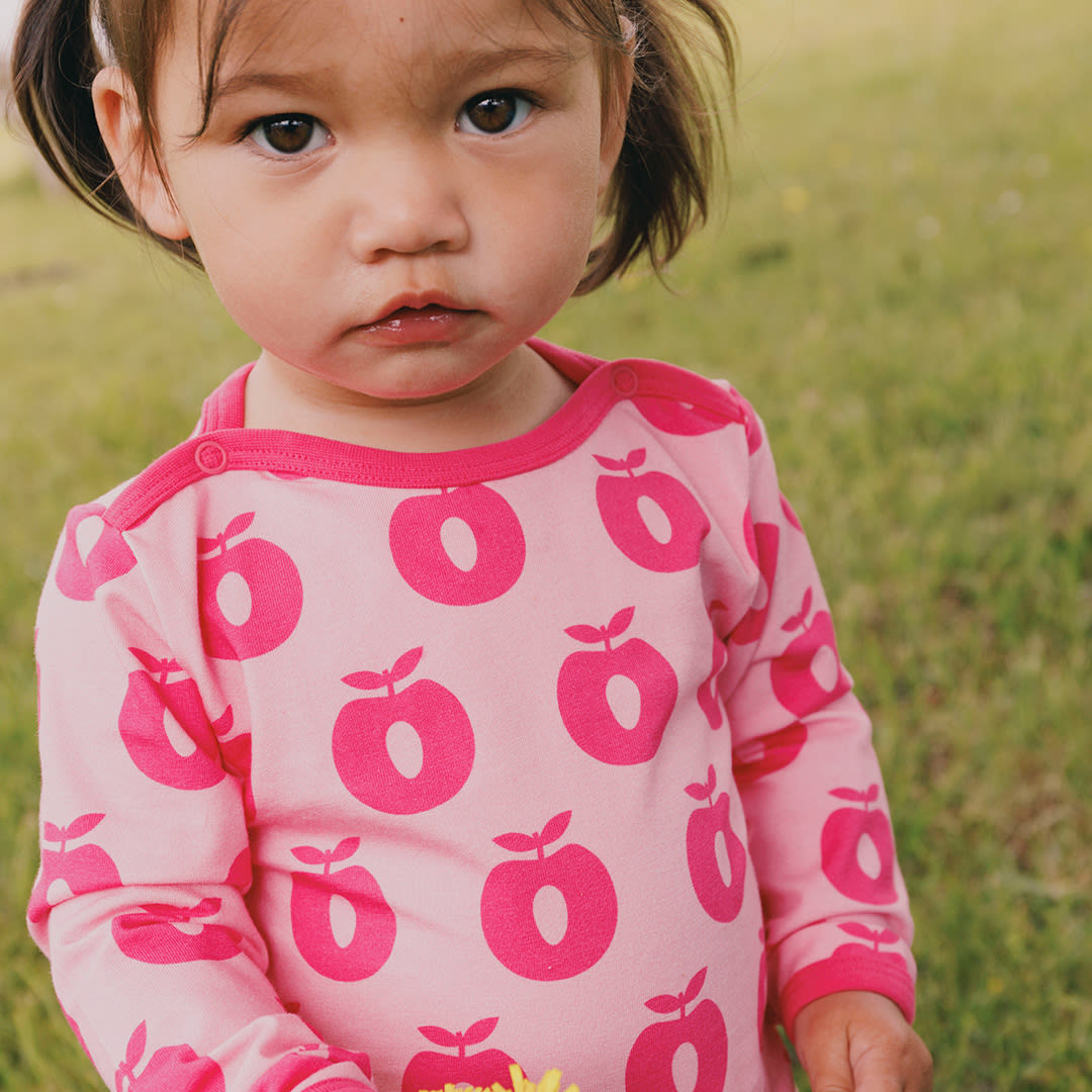 Elstar Langärmliger Baby Body mit Äpfeln