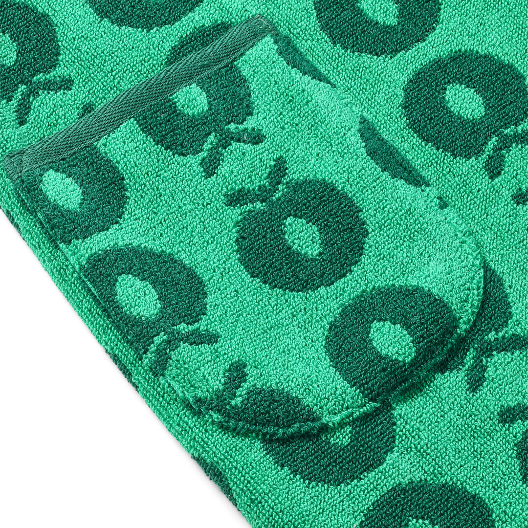 Bademantel mit Äpfeln