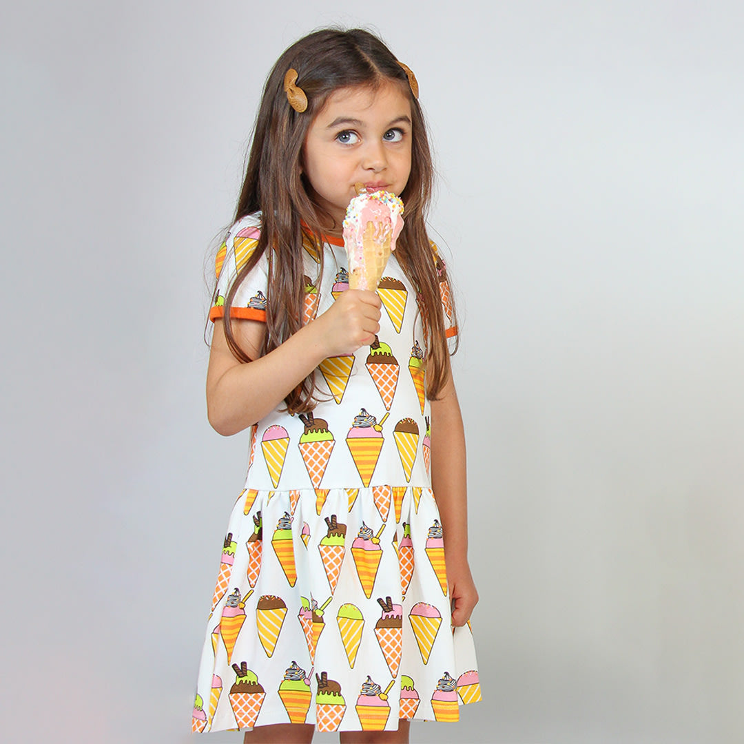Kurzärmliger Kleid mit Eiscreme