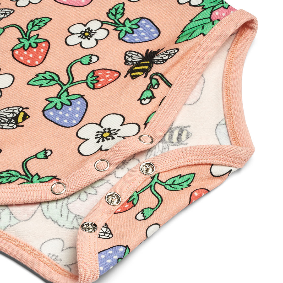Langärmliger Baby Body mit Erdbeeren