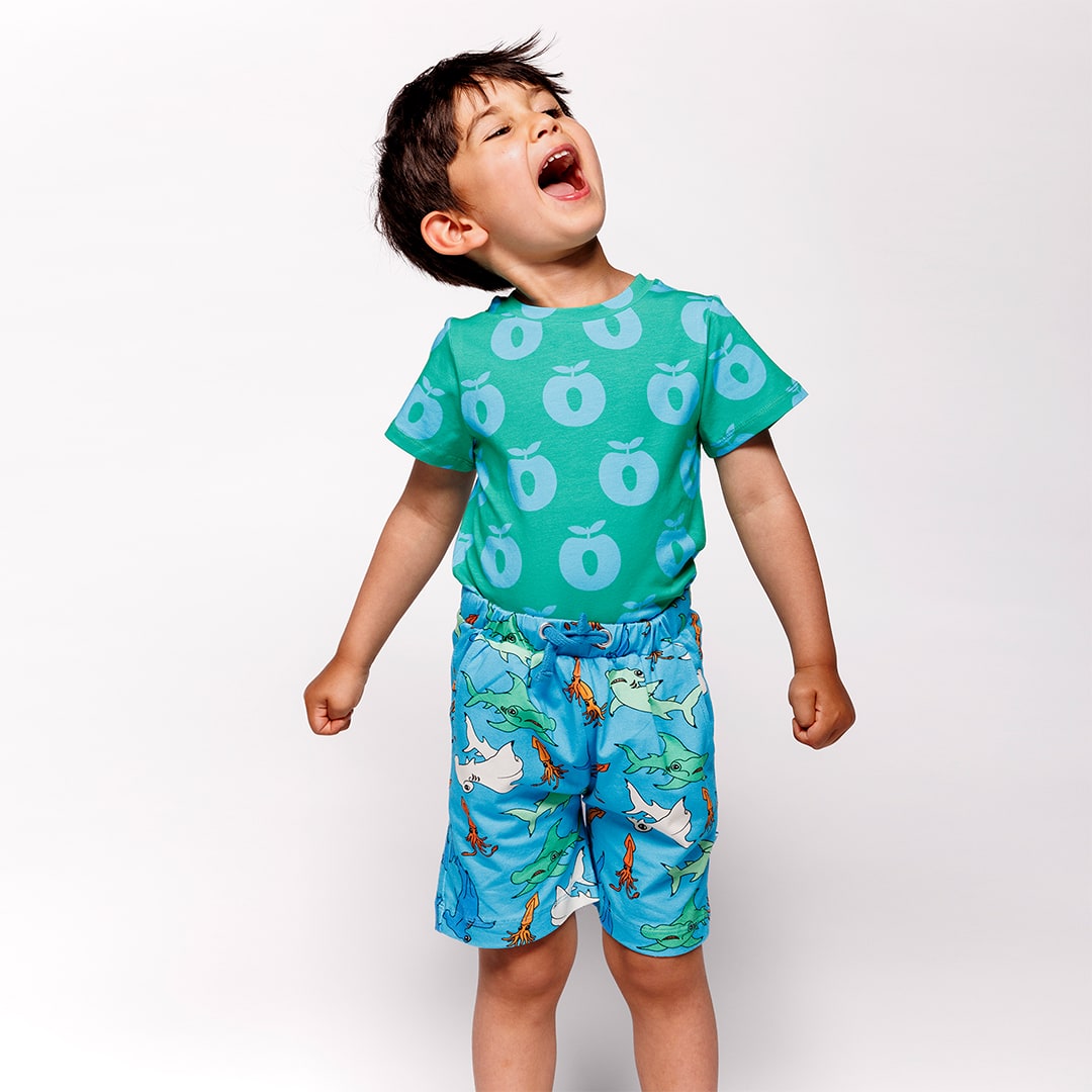 Shorts mit Hammerhaien