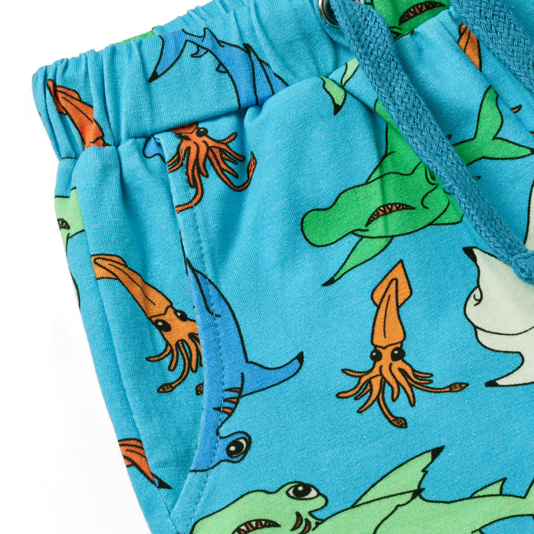 Shorts mit Hammerhaien
