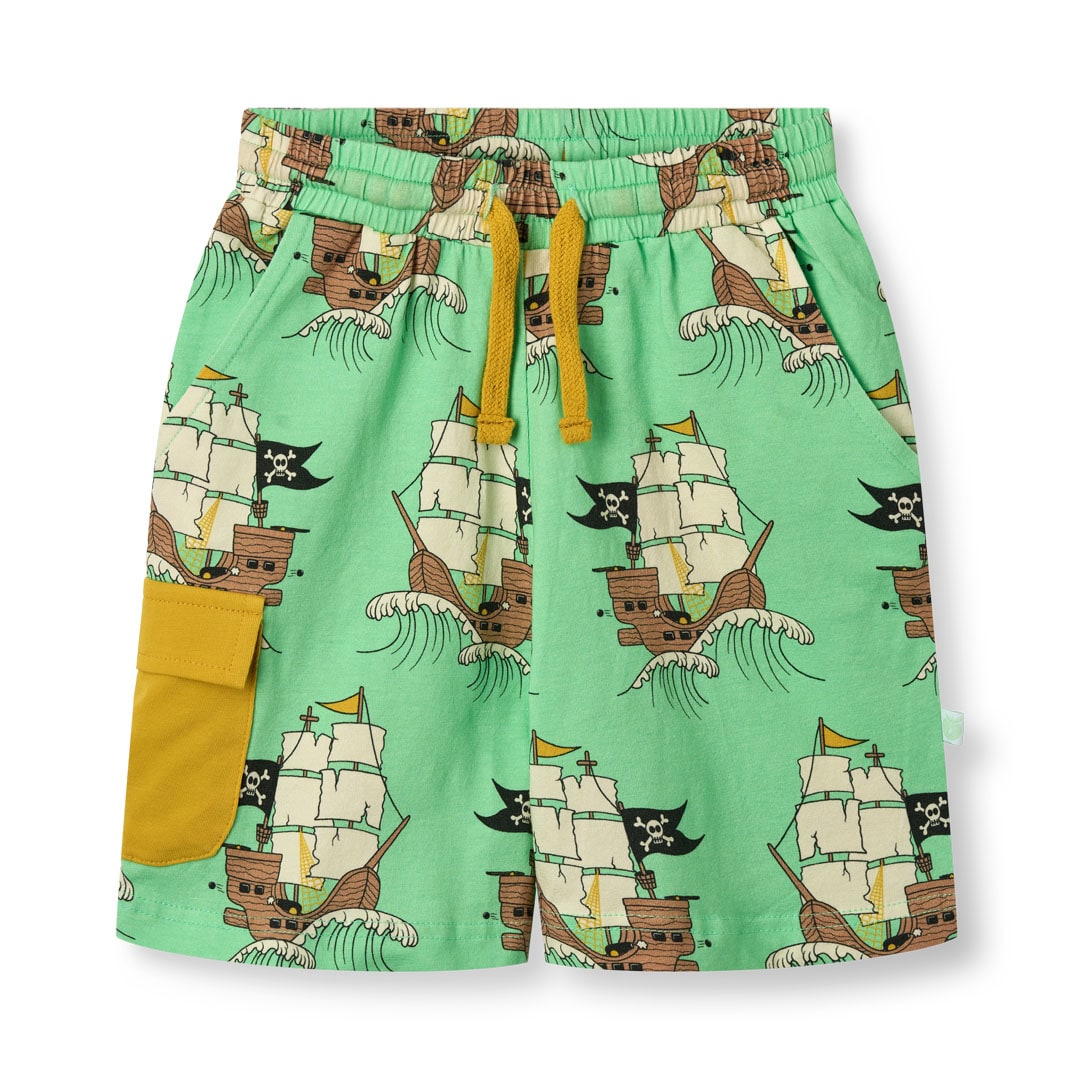 Shorts mit Piratenschiffen