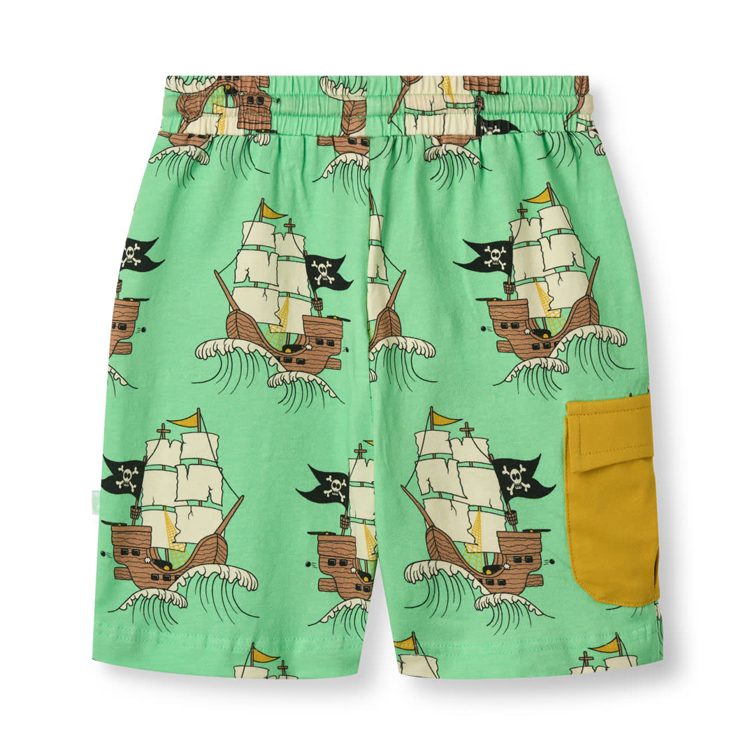 Shorts mit Piratenschiffen