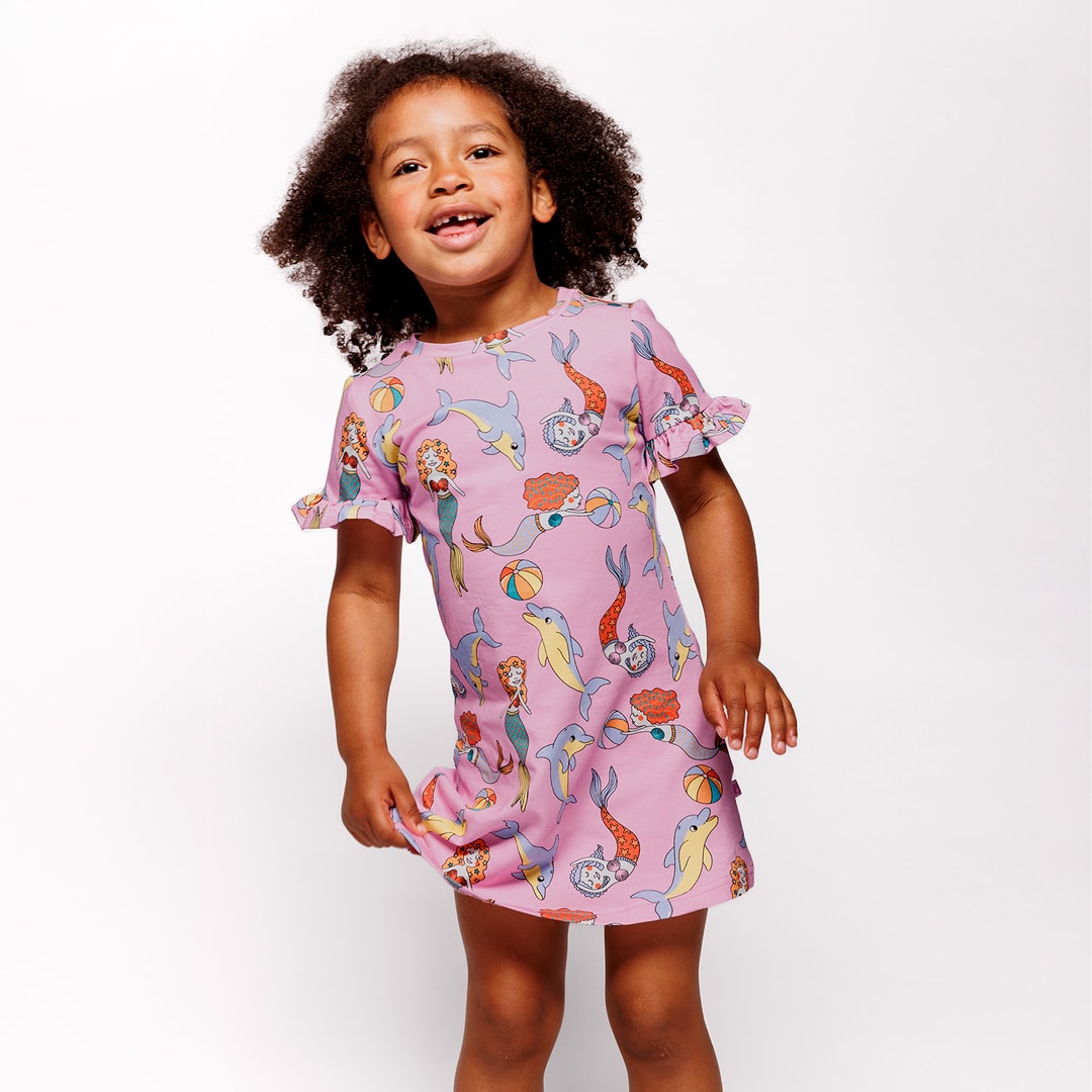 Kurzärmliger Kleid mit Meerjungfrauen und Delfinen