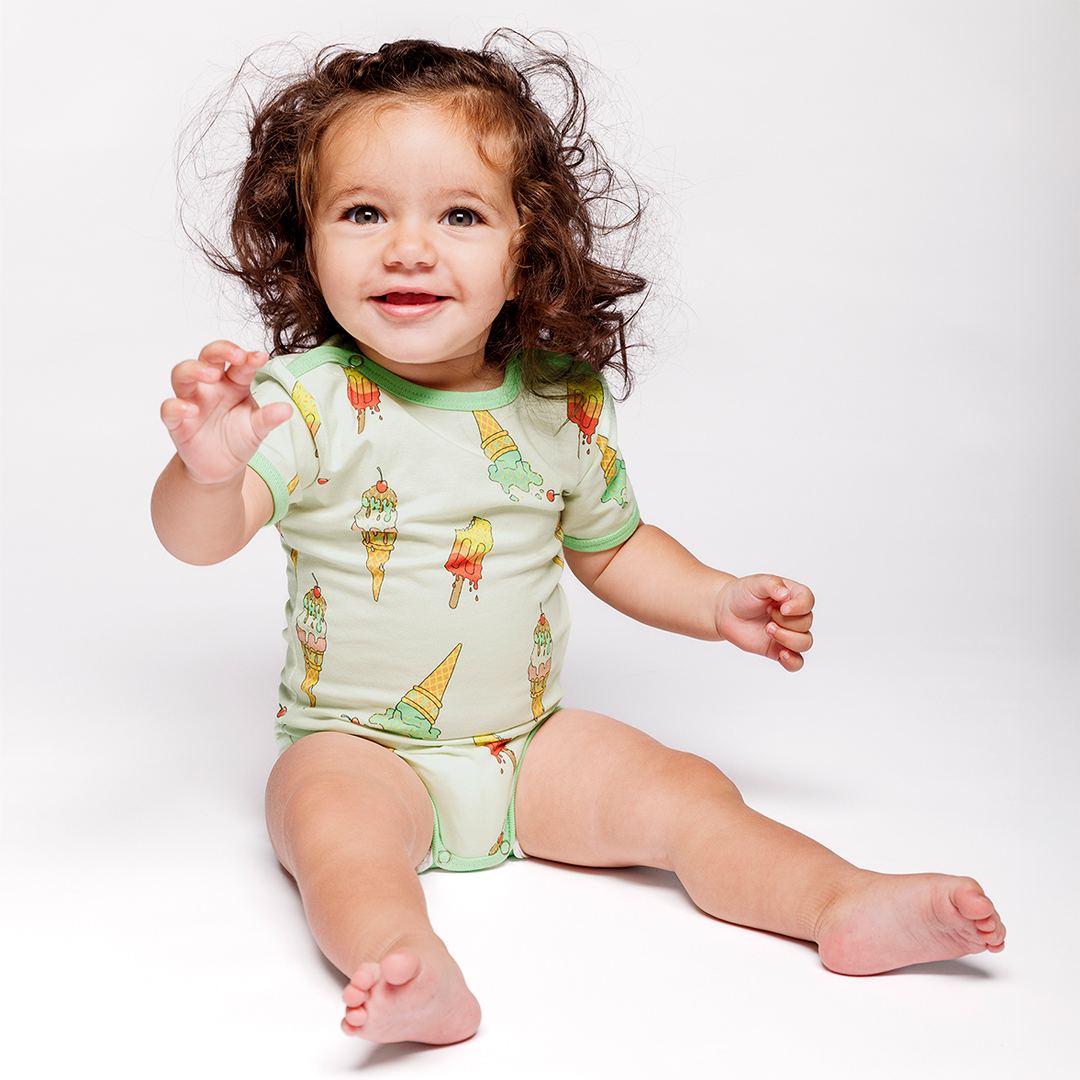 Kurzärmeliger Baby Body mit Eiscreme
