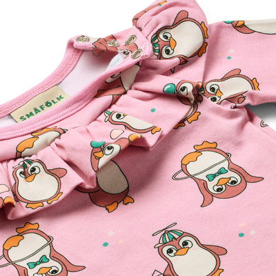 Paula Red Langärmliger Strampler mit Zirkuspinguinen