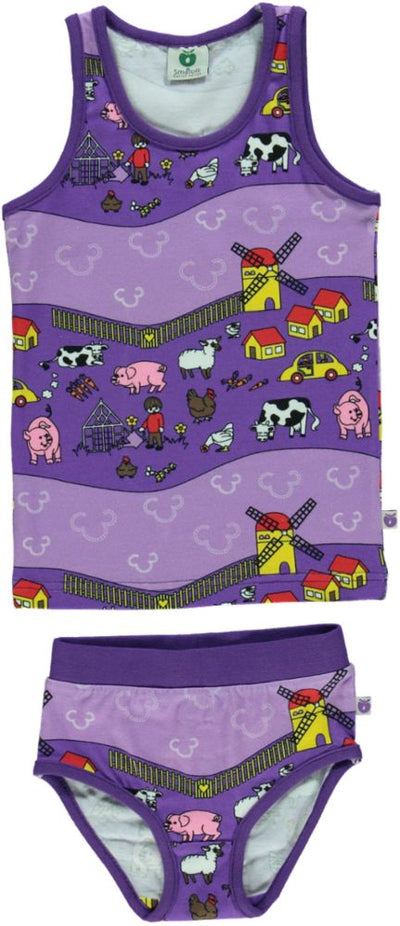 Underwear Girl. Farm