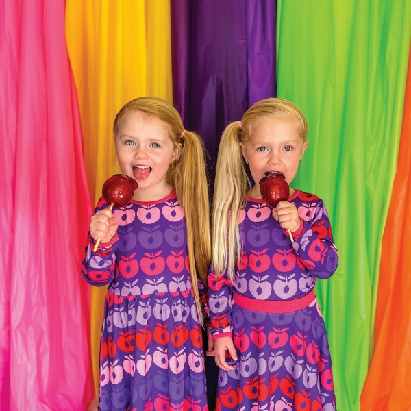 Kleid mit Äpfeln