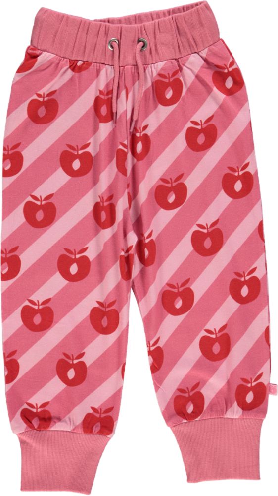 Hose mit Apfel
