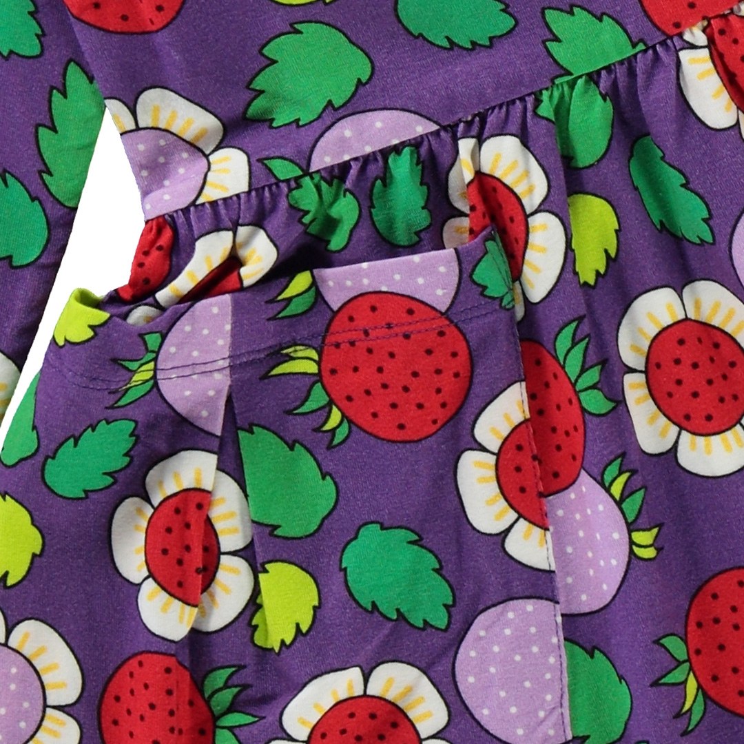 Kleid mit Erdbeere