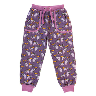 Jogginghose mit Dachs und Eichhörnchen.