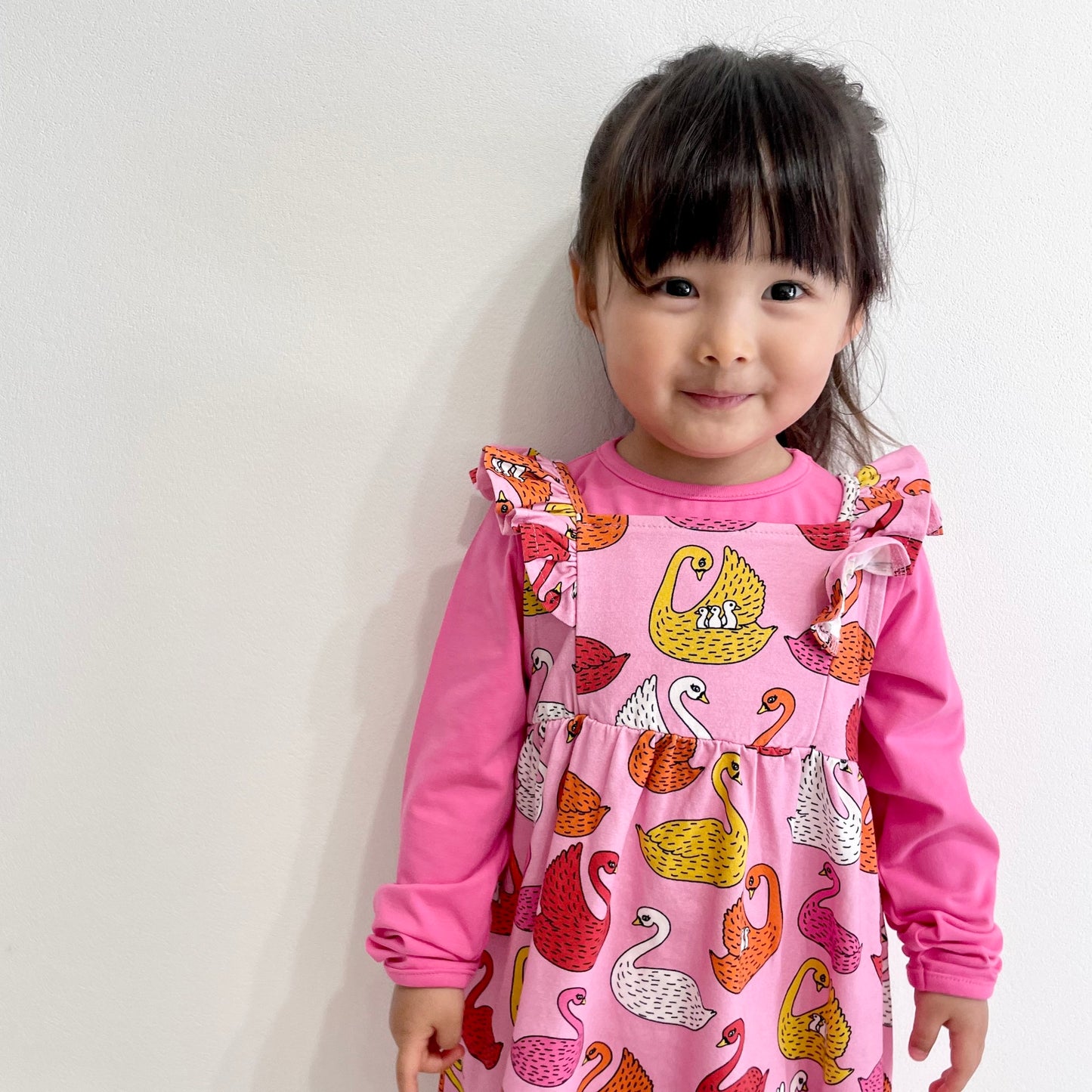 Kleid mit Schwänen