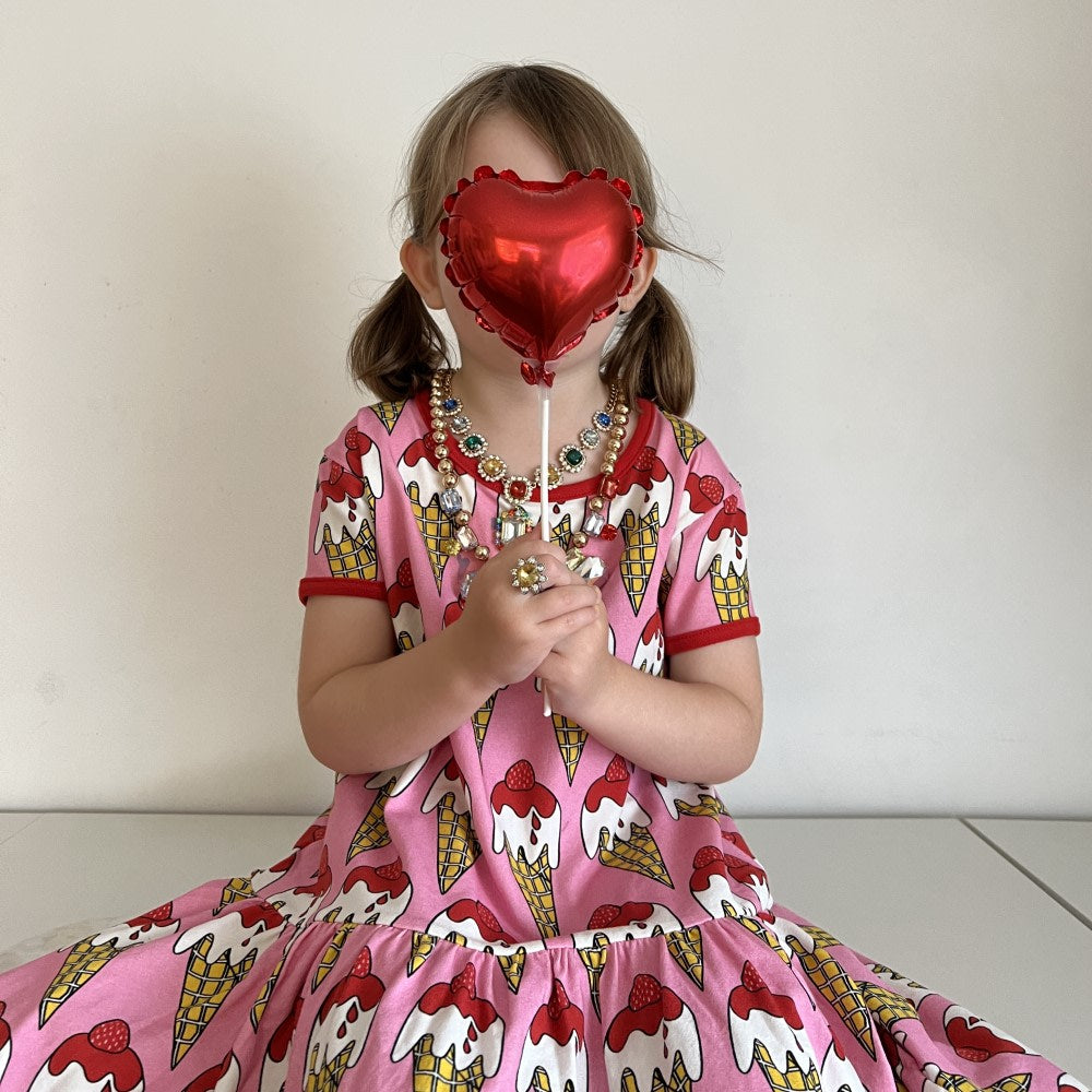 Kurzärmliges Kleid mit Eistüten