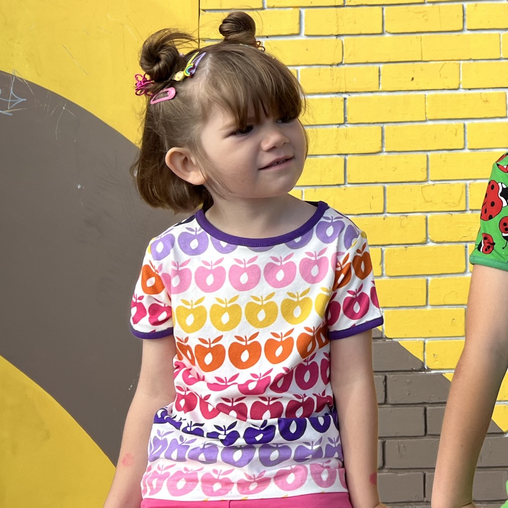 T-shirt  mit Mini-Retro-Äpfeln