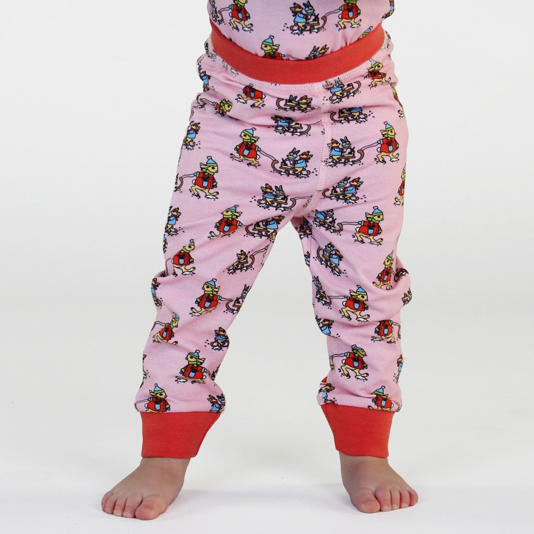 Leggings für Babys mit Kaninchen auf einem Schlitten