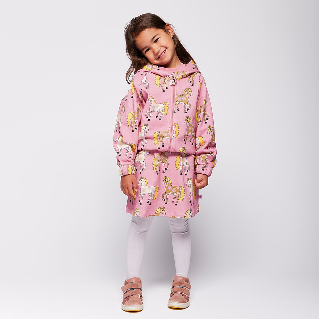 Brina Rock mit Pferden