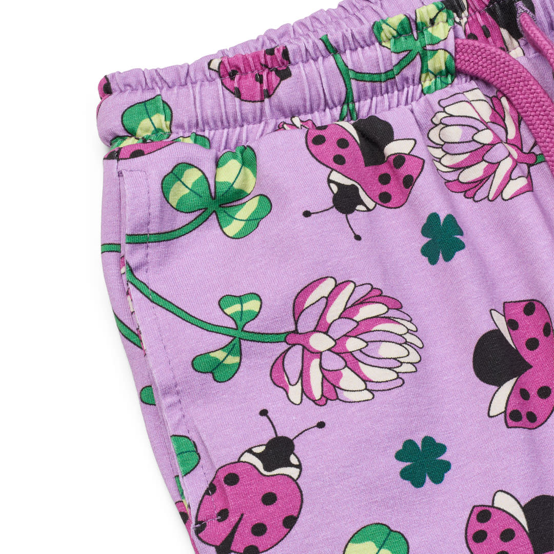 Querina Shorts mit Marienkäfern