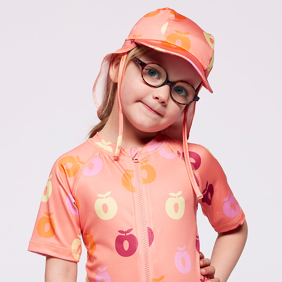 UV50-Sonnenhut mit Äpfeln