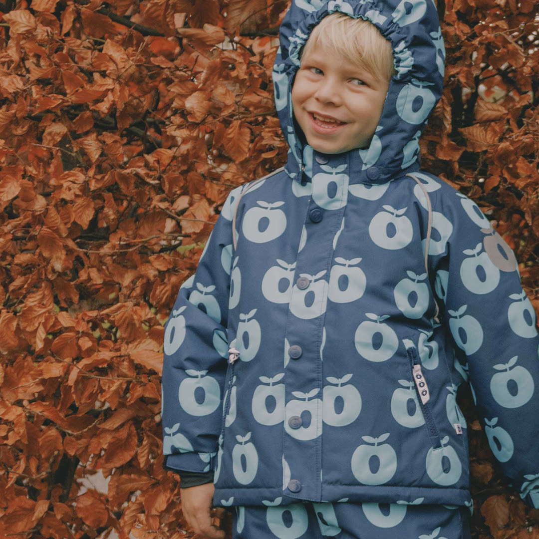 Winterjacke mit Äpfeln